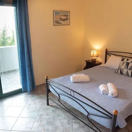 Pine Tree Family House * Lefkimmi (Corfu)