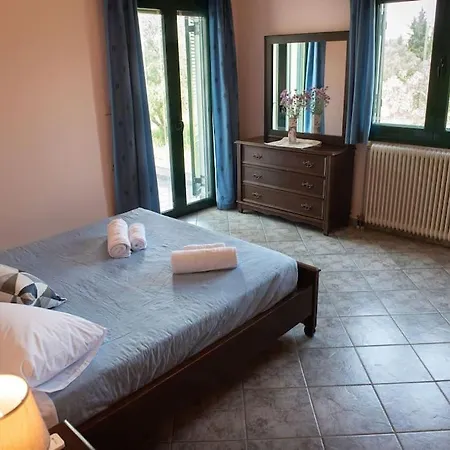 Pine Tree Family House * Lefkimmi (Corfu)