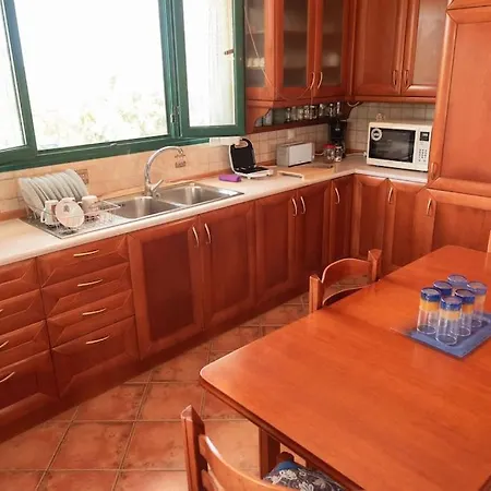 Pine Tree Family House Daire *